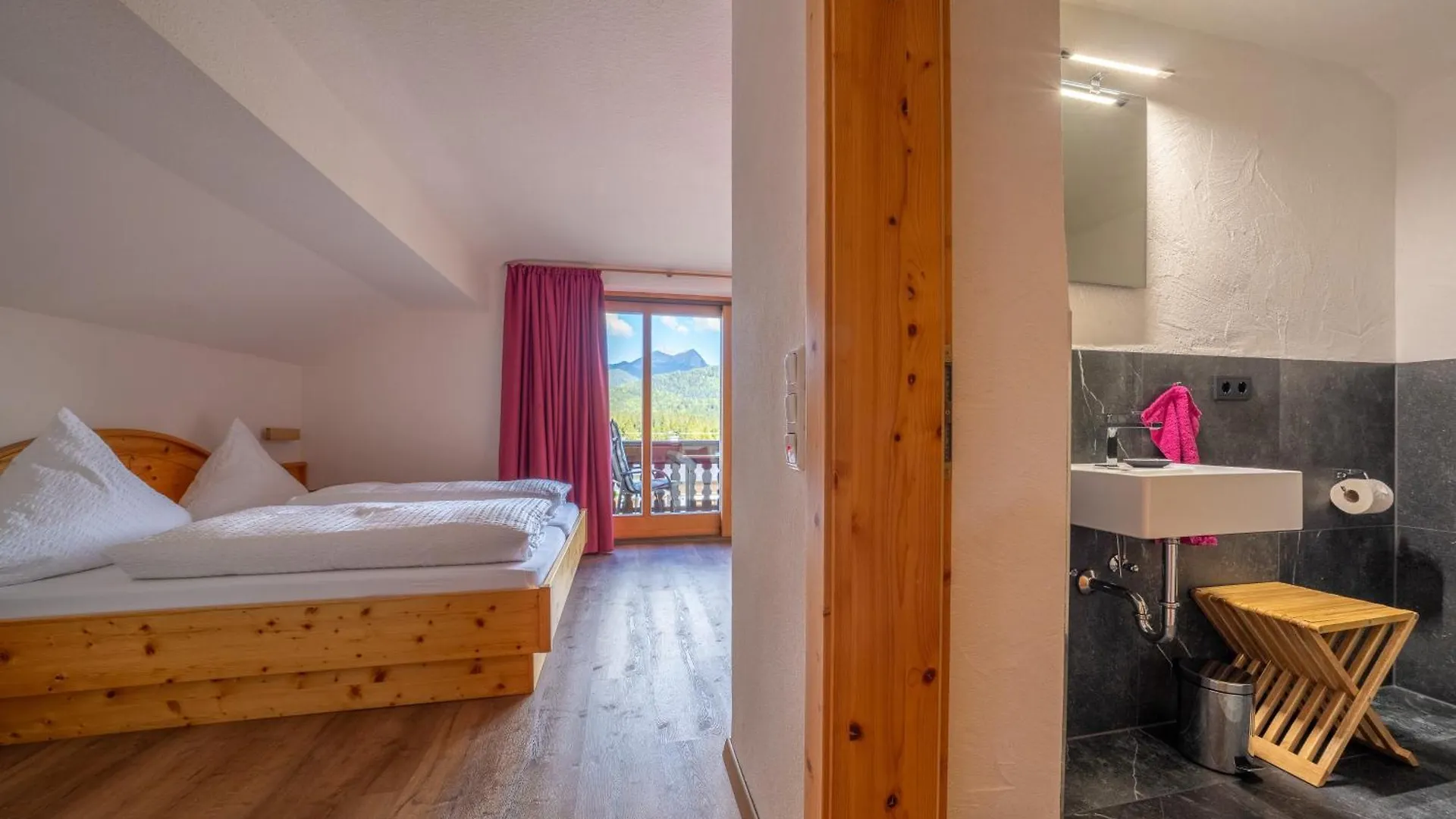 Πανσιόν Gaestehaus Alpina Krün
